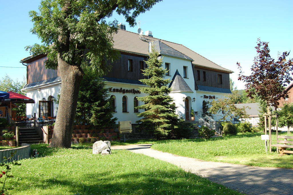 Landgasthof "Am Park" Crottendorf Bagian luar foto